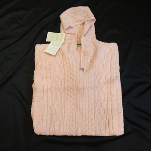 Women's NWOT Sweater k 104